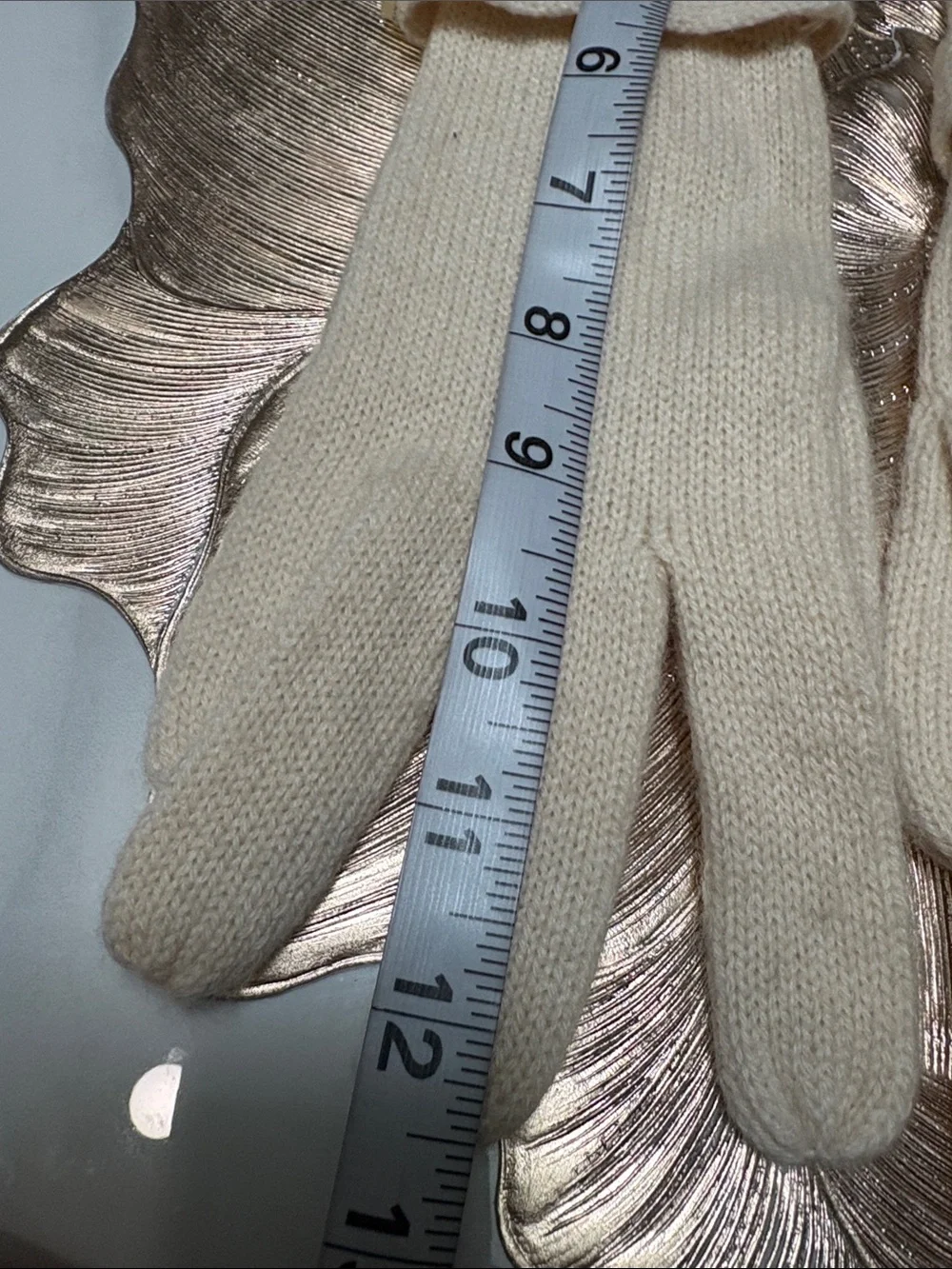 Eddie Bauer 100% cashmere Cream Knit Cuffed Gloves women’s one size